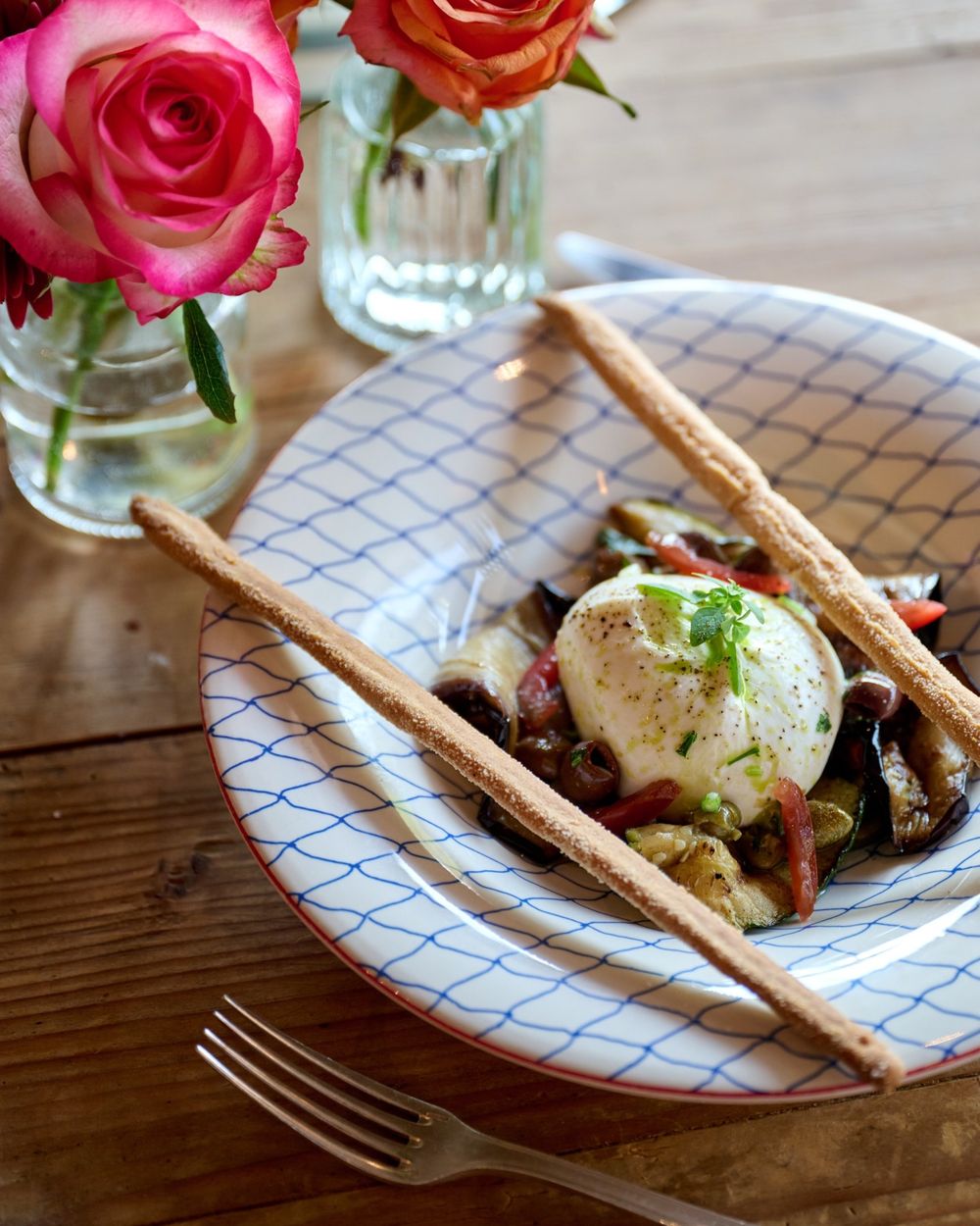 Burrata aux légumes grillés et gressins